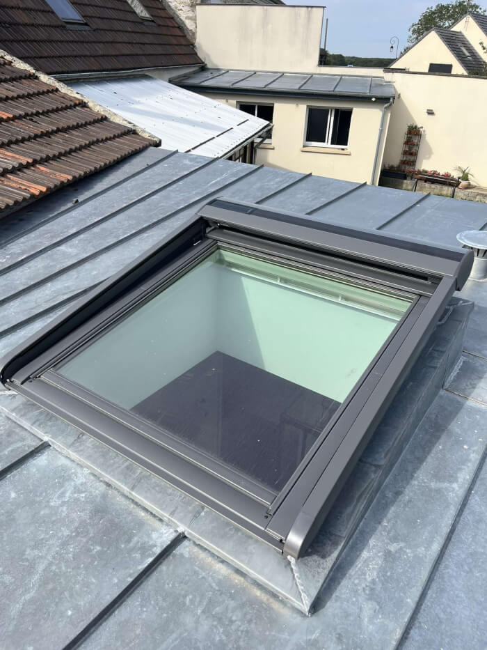 Photo de Volet roulant de velux en aluminium 2