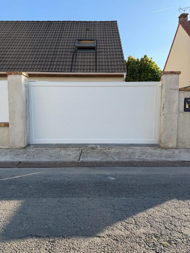 Portail coulissante, clôture et portillon - vue 4